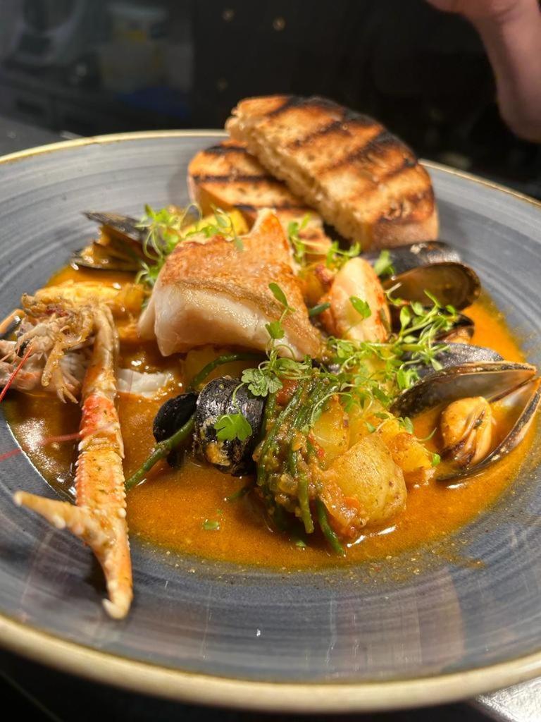 The Inn On The Tay 피틀로크리 외부 사진